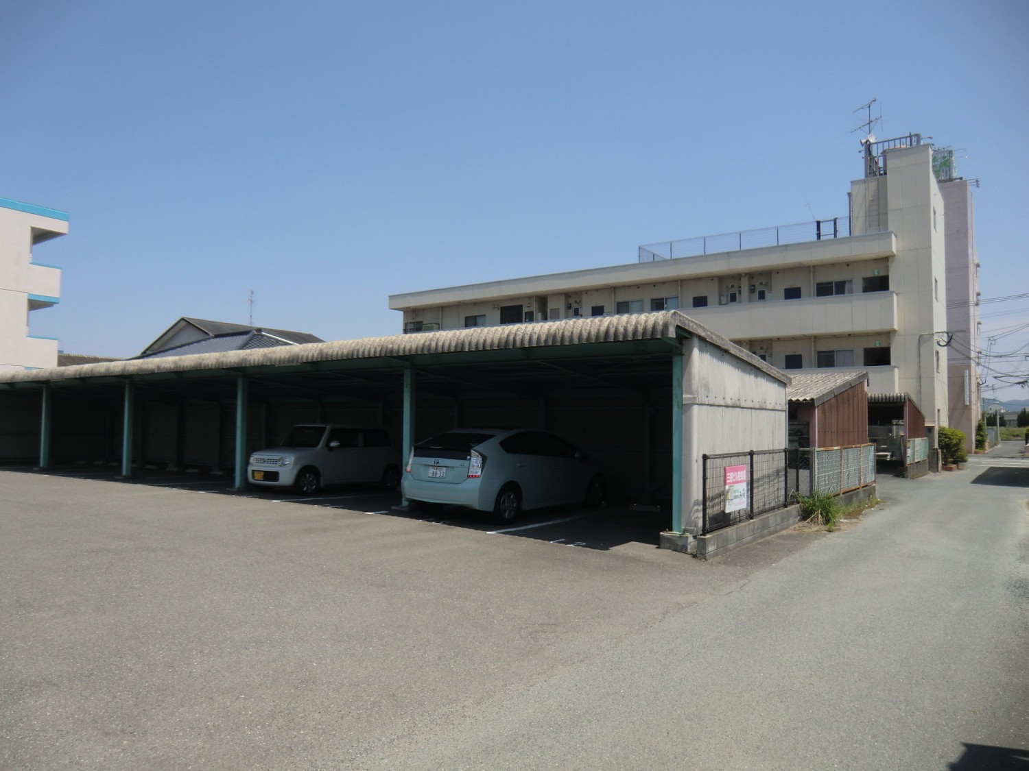 ★屋根付き駐車場