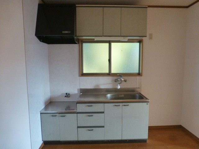 キッチンに窓があるので、換気も良いです♪