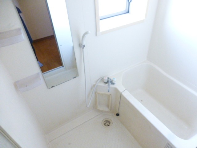 小窓も付いており、換気にも配慮しています。