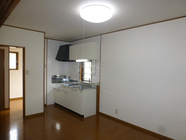 照明も付いているので新生活もすぐにスタートできます♪