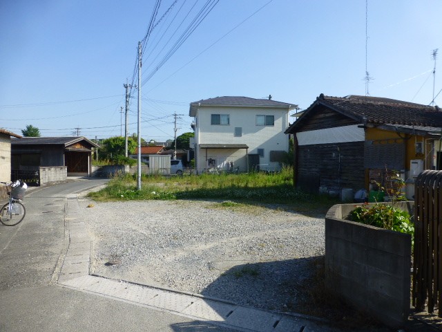 前面道路含む現地写真　北側より撮影　