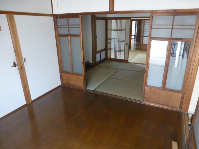 玄関横洋室