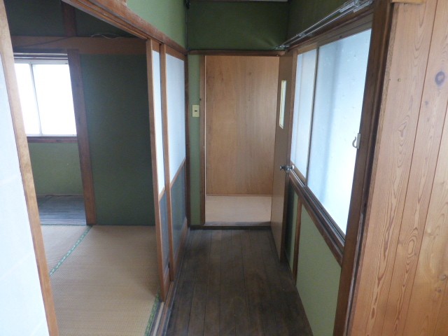 ２階奥に１畳くらいの小部屋