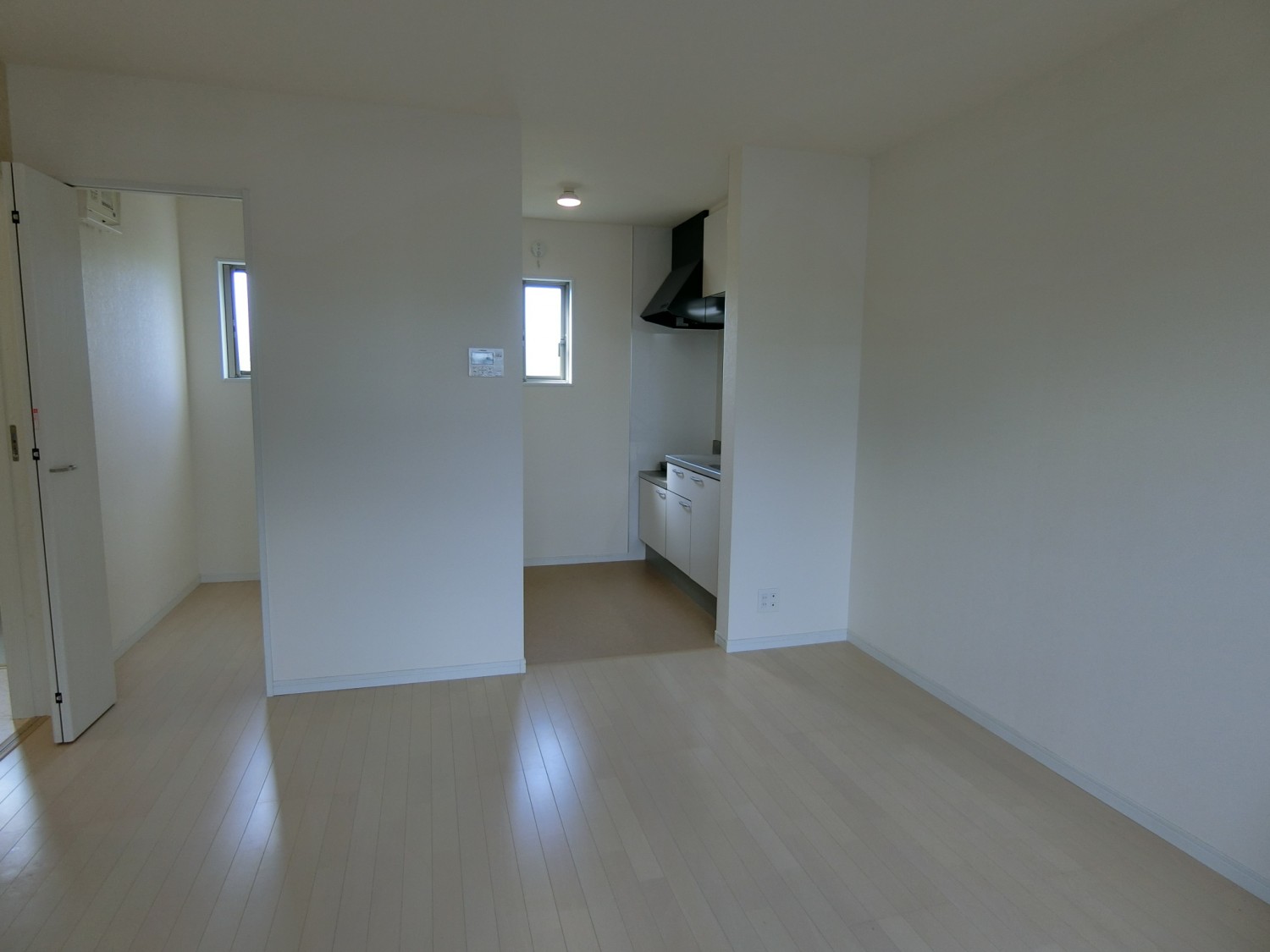 独立型キッチン！キッチンスペースには食器棚・冷蔵庫が置けます