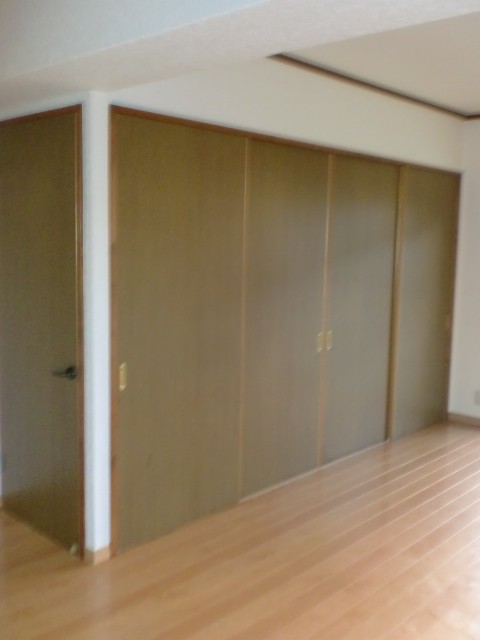 引戸を閉めると空間を分けることができます