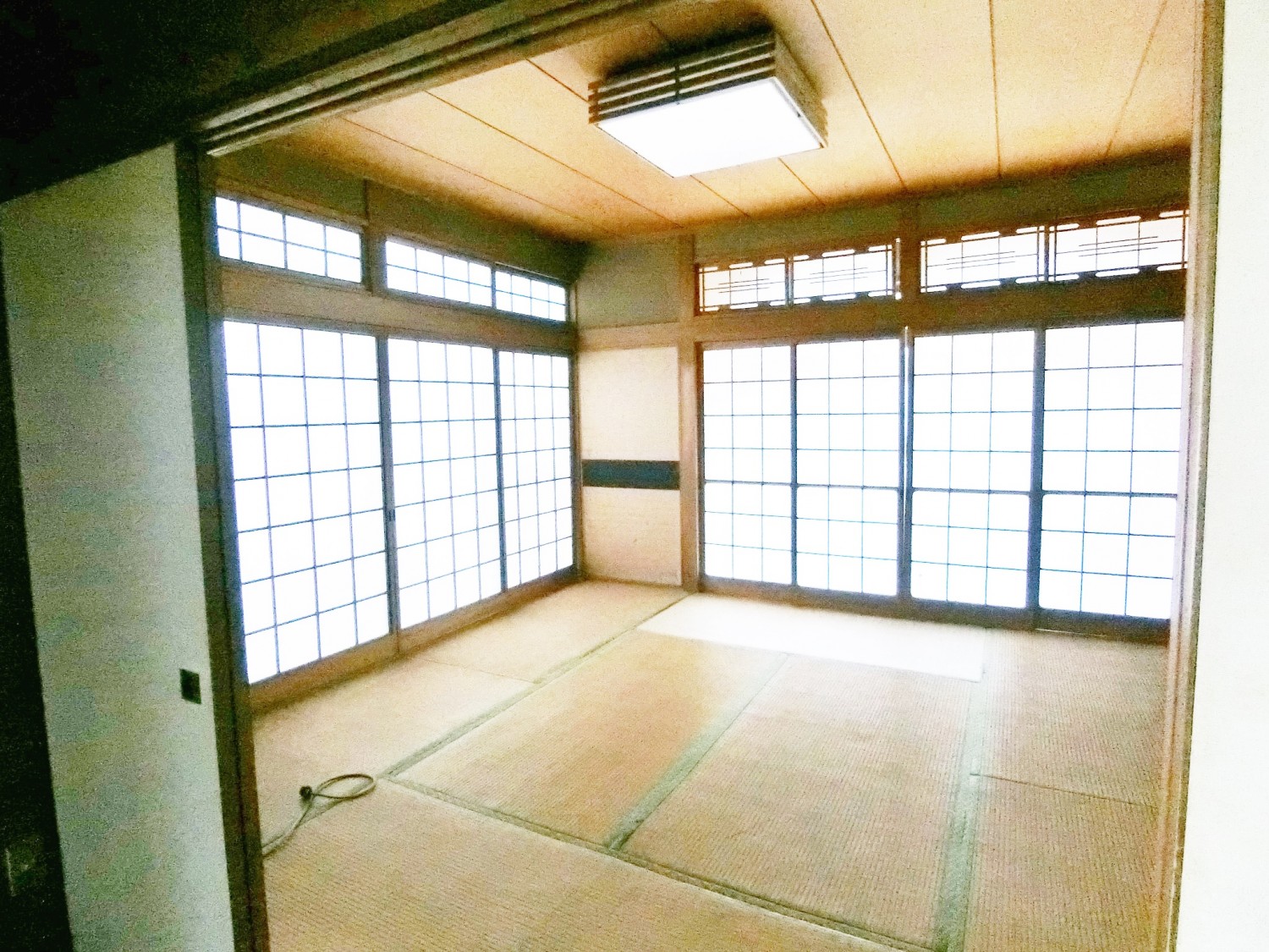 1F