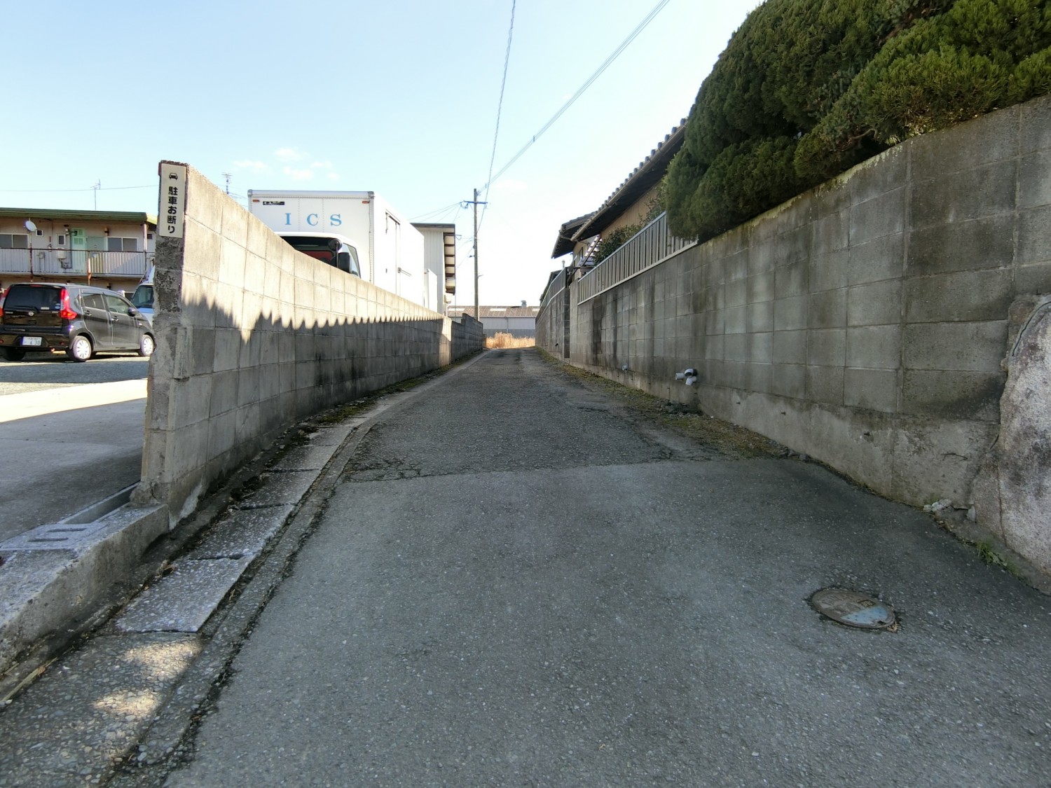 西側道路入り口