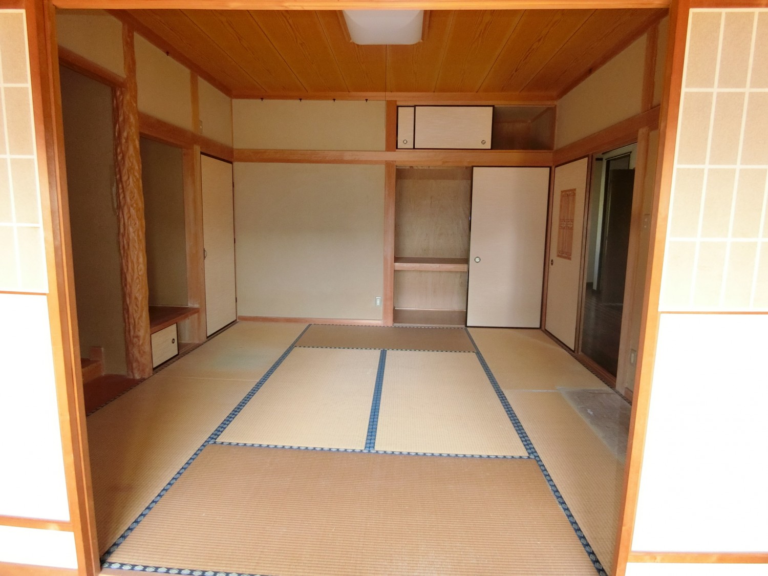 １F　玄関横の和室