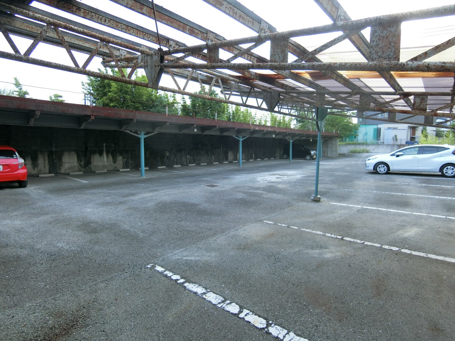 屋根付き駐車場（鉄骨造）