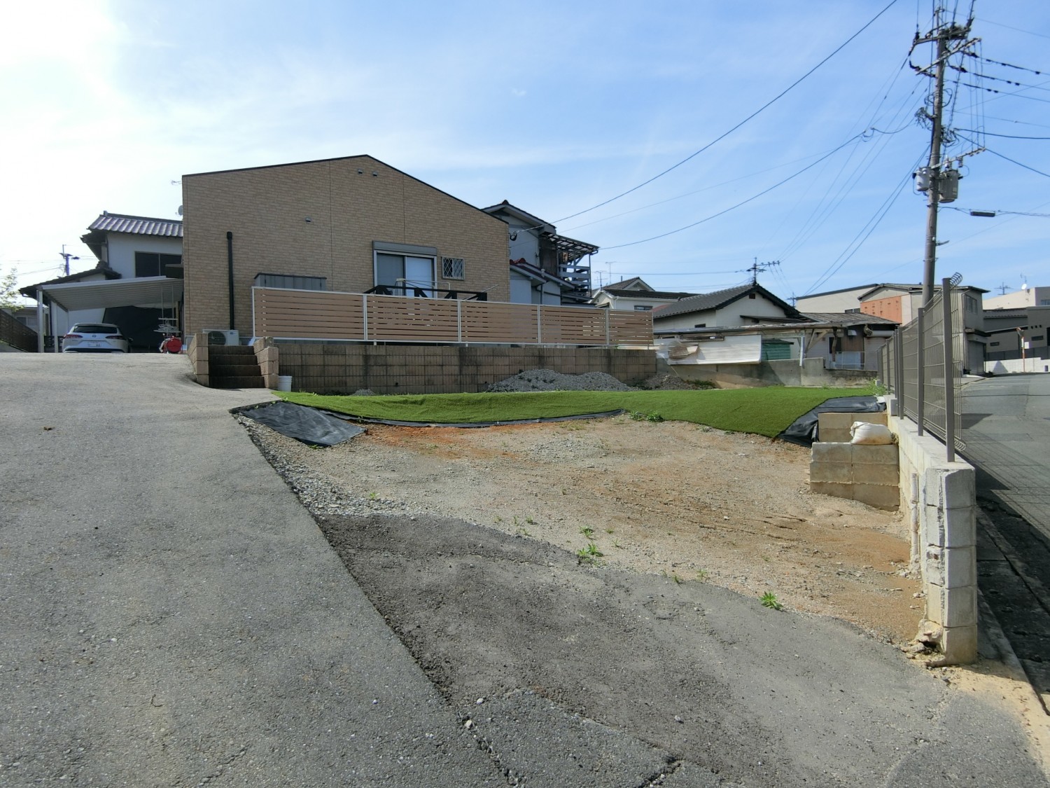 駐車スペース６～７台は駐車可能です。