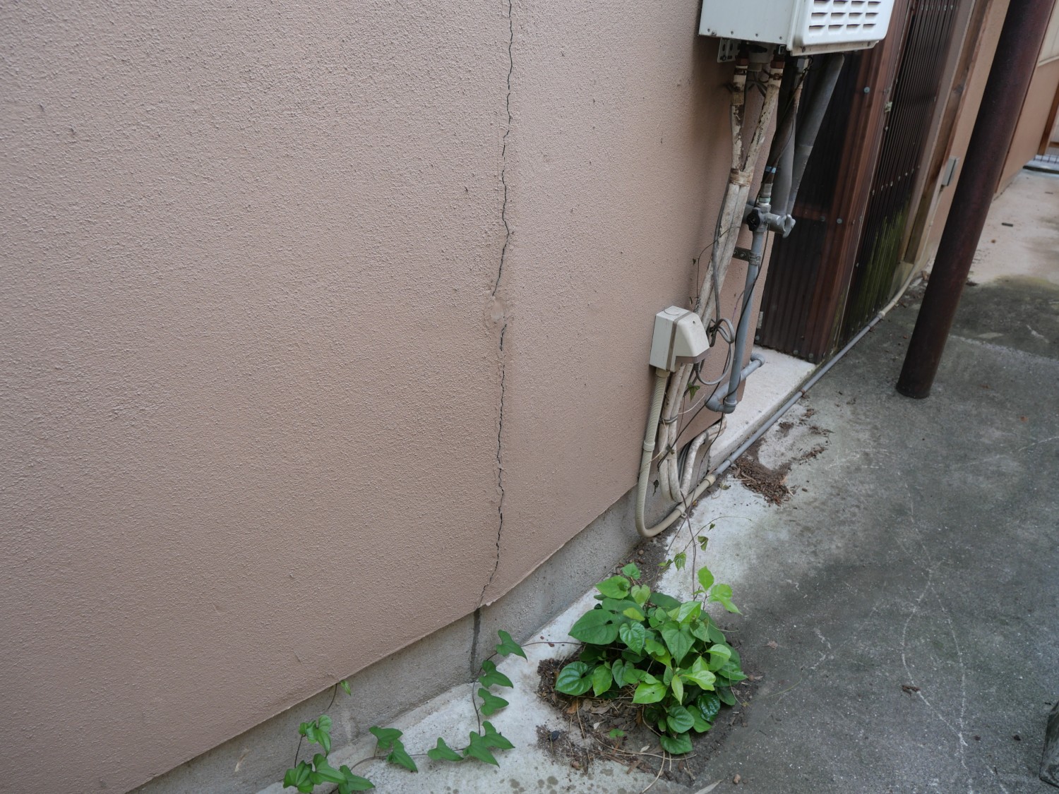 外壁クラック②