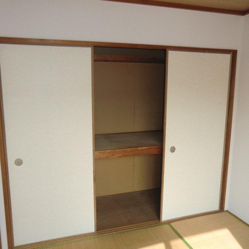 【押入】和室4.5帖のたっぷり収納です