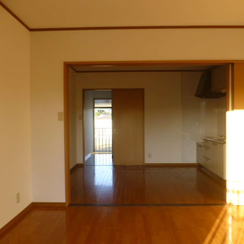 玄関から、リビングまでの風通しも良いです♪