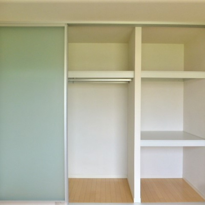 ☆整理しやすい棚が備え付きです☆