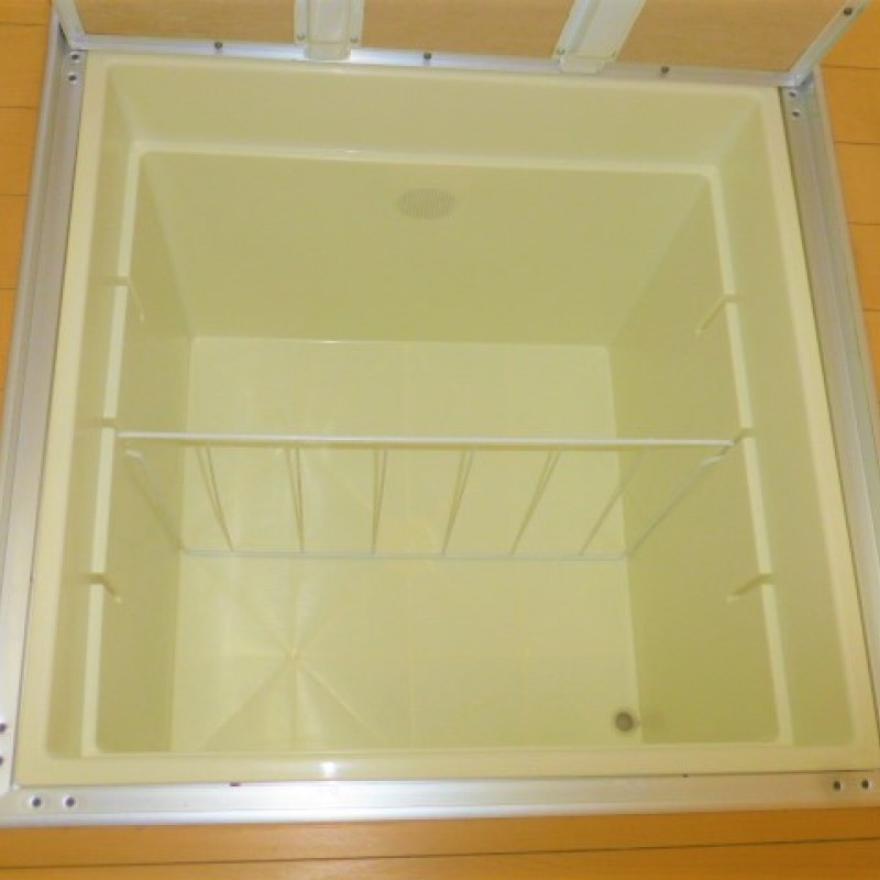 床下収納　内部