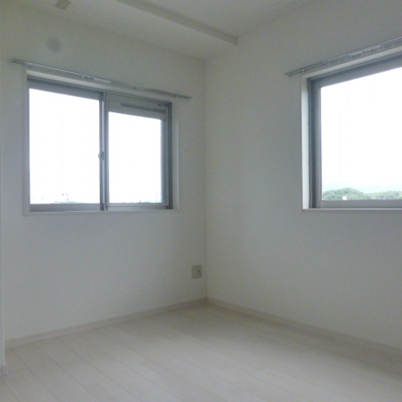 ２面採光で、明るく風通しも良いです