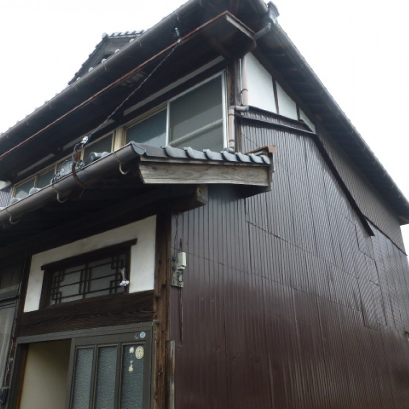 ２階建ての広いお家です。