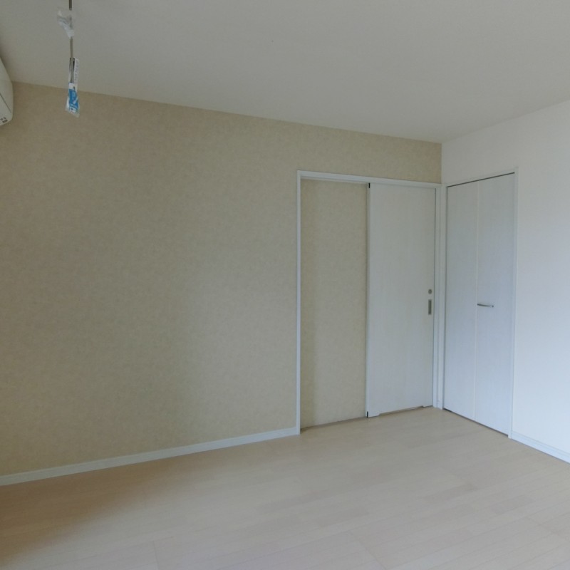 アクセントクロスでおしゃれな洋室♪