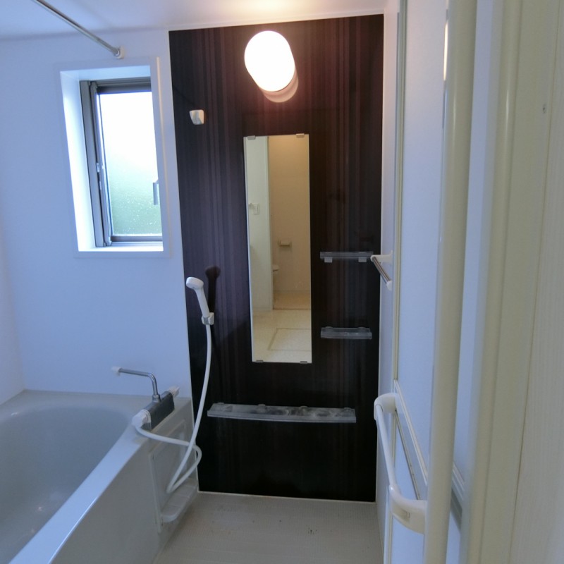 窓がある浴室は衛生面＆通気性が魅力的！清潔なお風呂でリフレッシュ♪