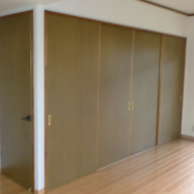 引戸を閉めると空間を分けることができます