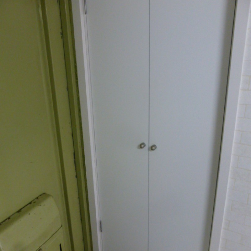 洗濯機置場に扉の配慮♪