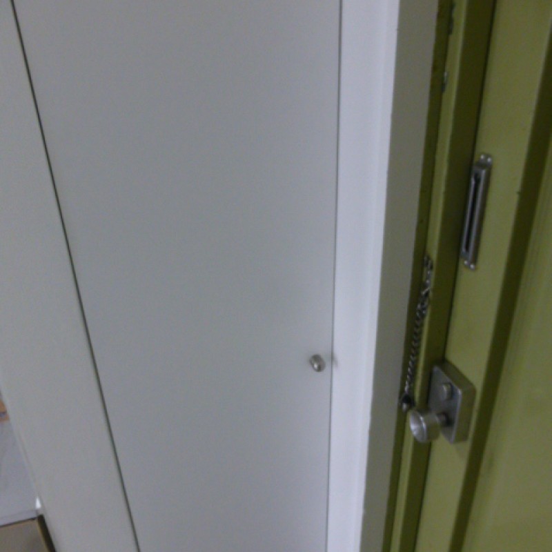 扉の奥は下駄箱です♪