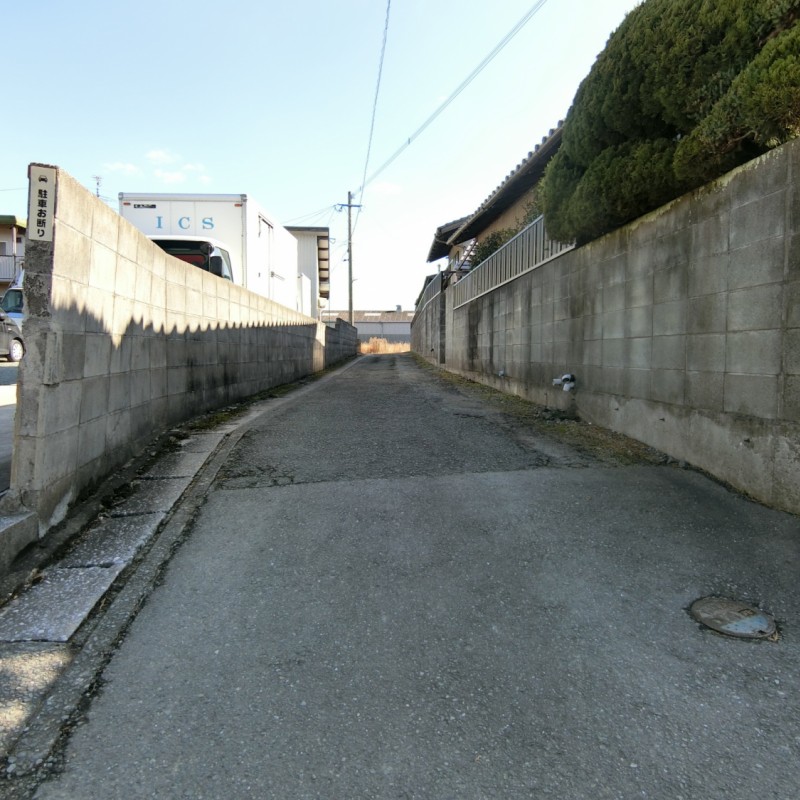 西側道路入り口