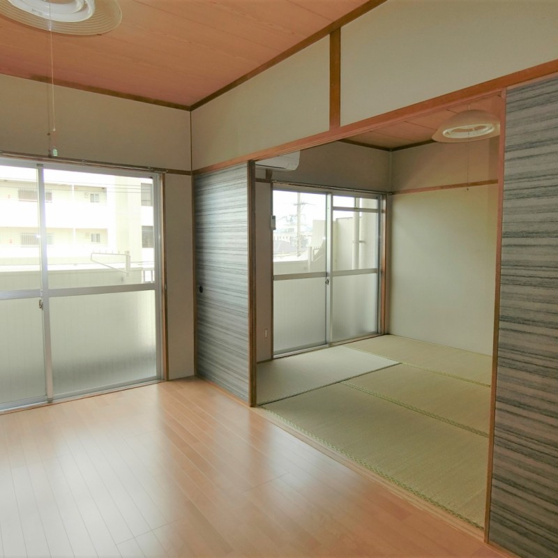 ６帖/引戸を開けると開放的な空間に…