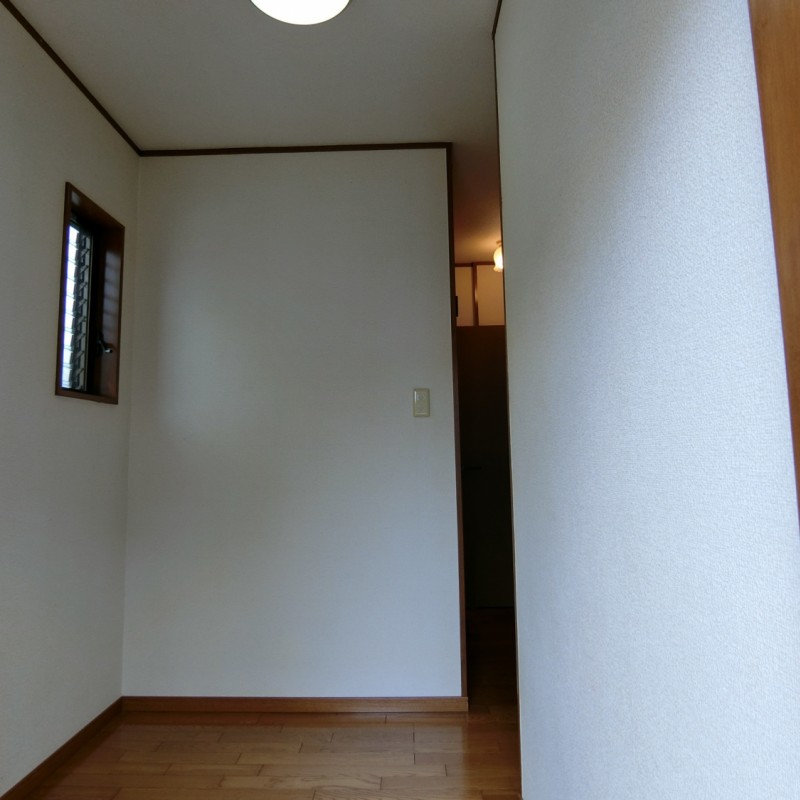 玄関ホールです。ゆったりとした広さのあるスペースです。