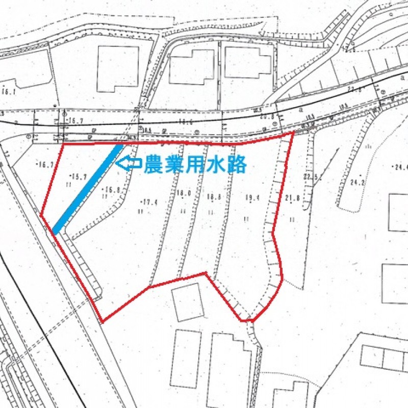 この図面は道路管理図面です。目安として赤く囲っていますが、実際の土地の形状とは異なります。
