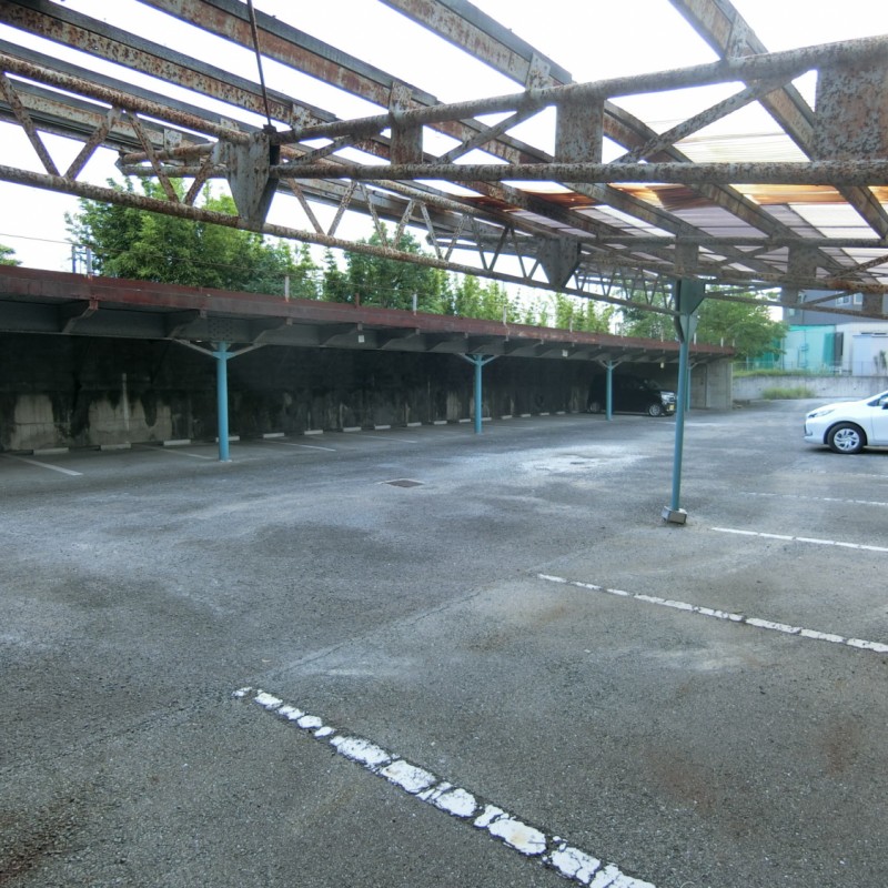 屋根付き駐車場（鉄骨造）