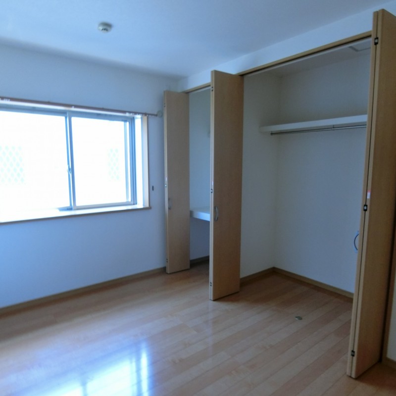 東側　こちらの部屋にも収納あり