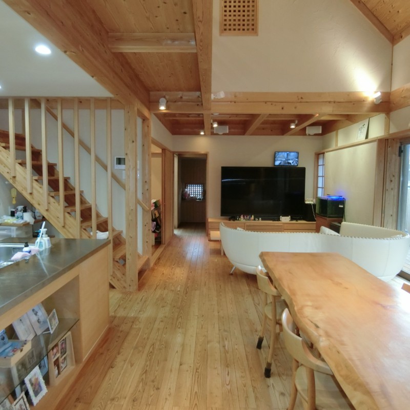 約25.5畳の広々LDKで、開放的な住空間。