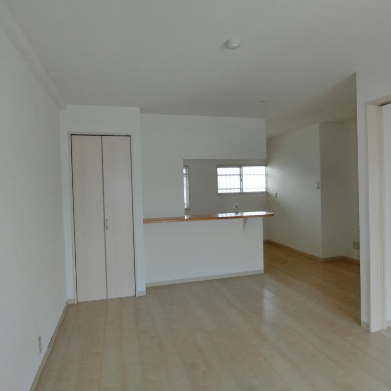 リビングにも収納があり便利です