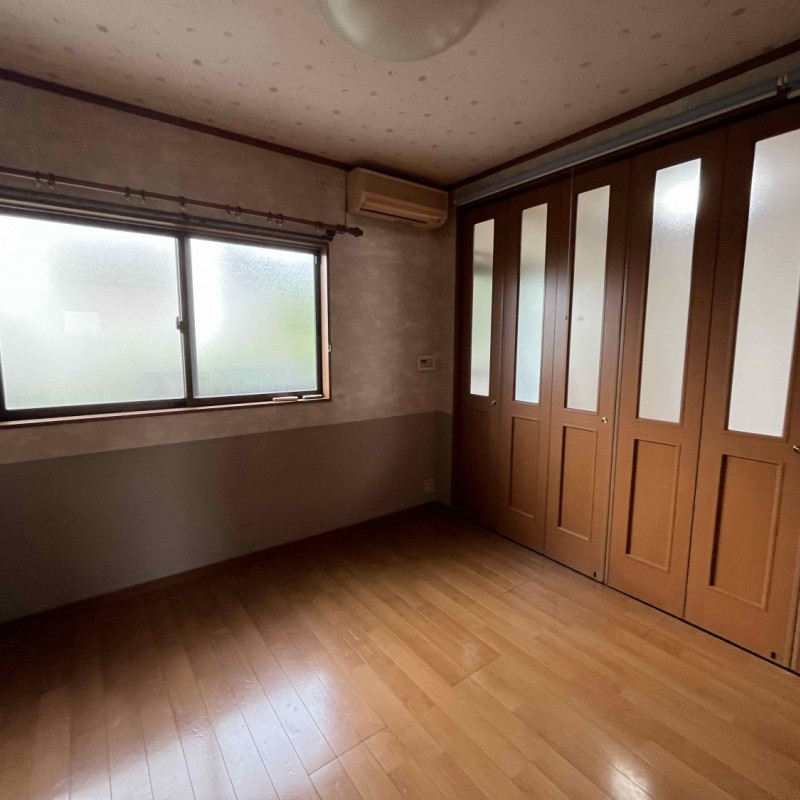 2F　洋室（中部屋）
