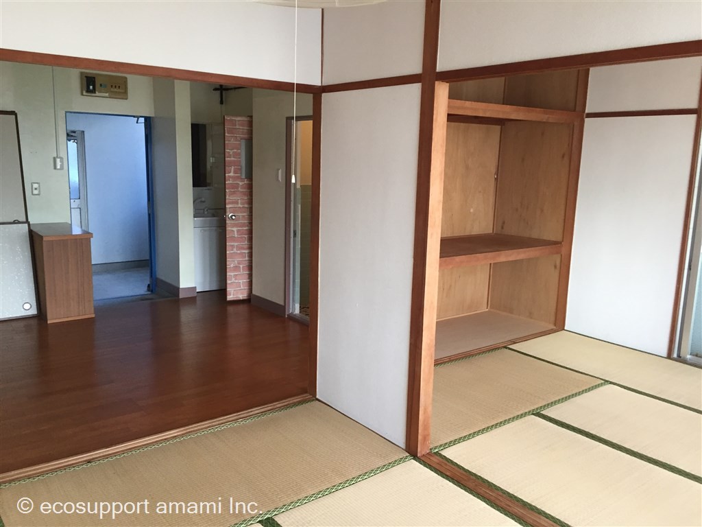西側和室より