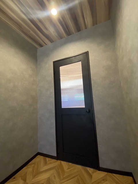 写真は新築時（2年前）のものです。