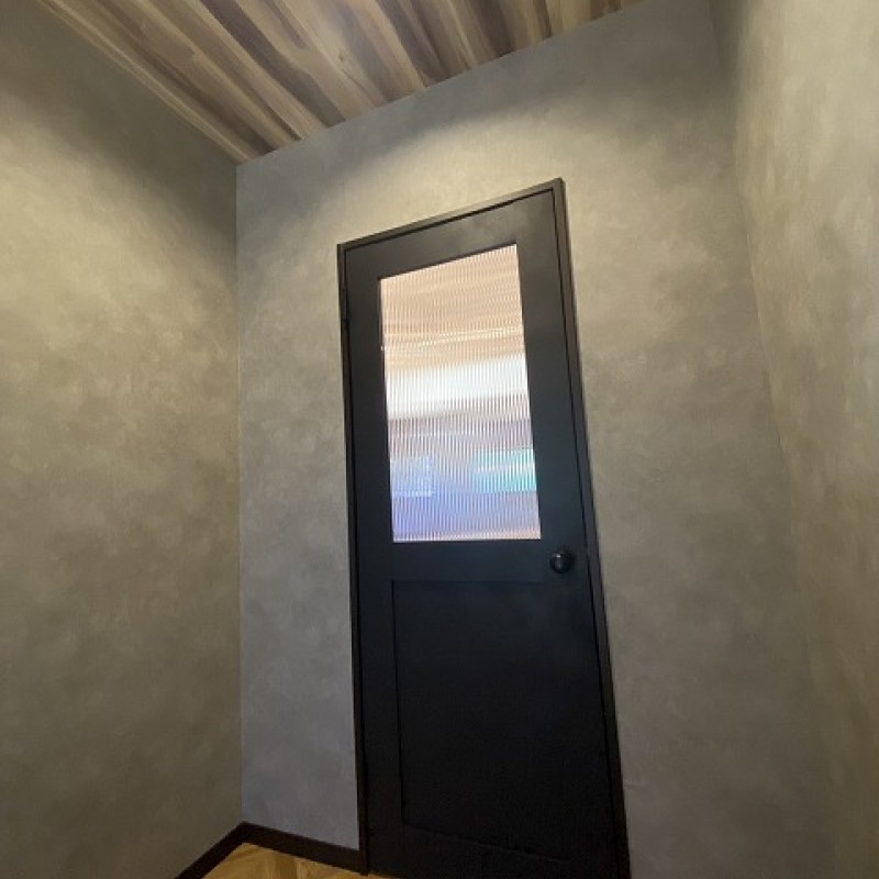 写真は新築時（2年前）のものです。