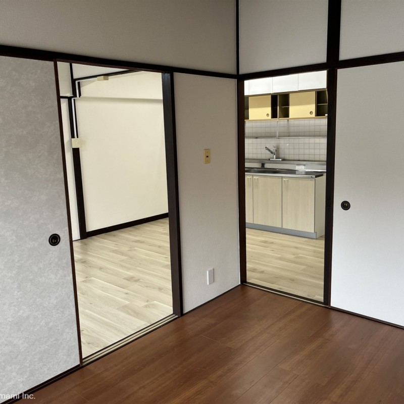 ベランダ側居室⇒キッチン向き