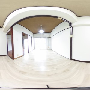 キッチン前にて