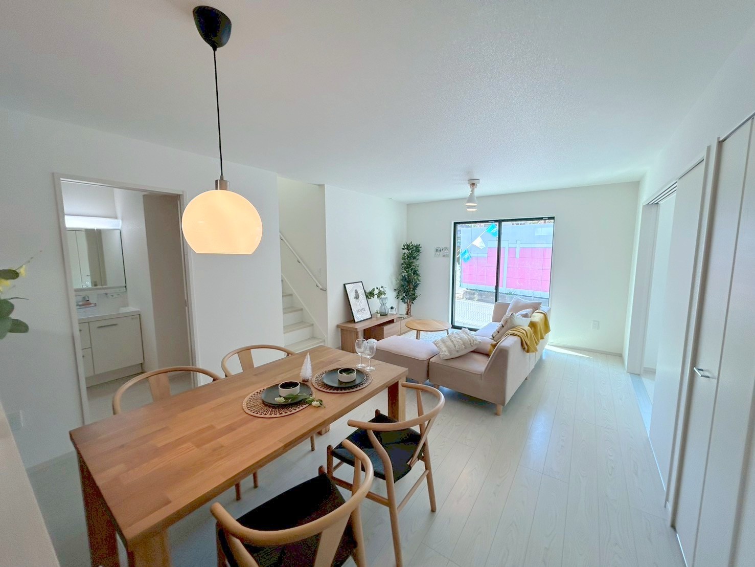 リビング　※家具はイメージです