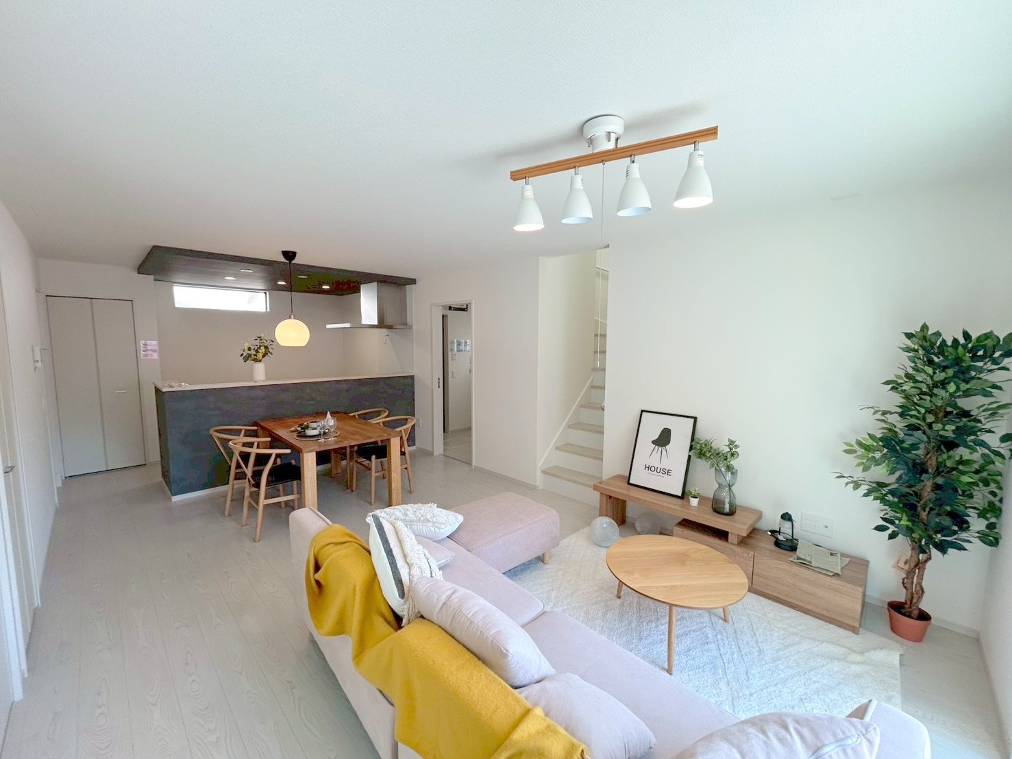 リビング　※家具はイメージです