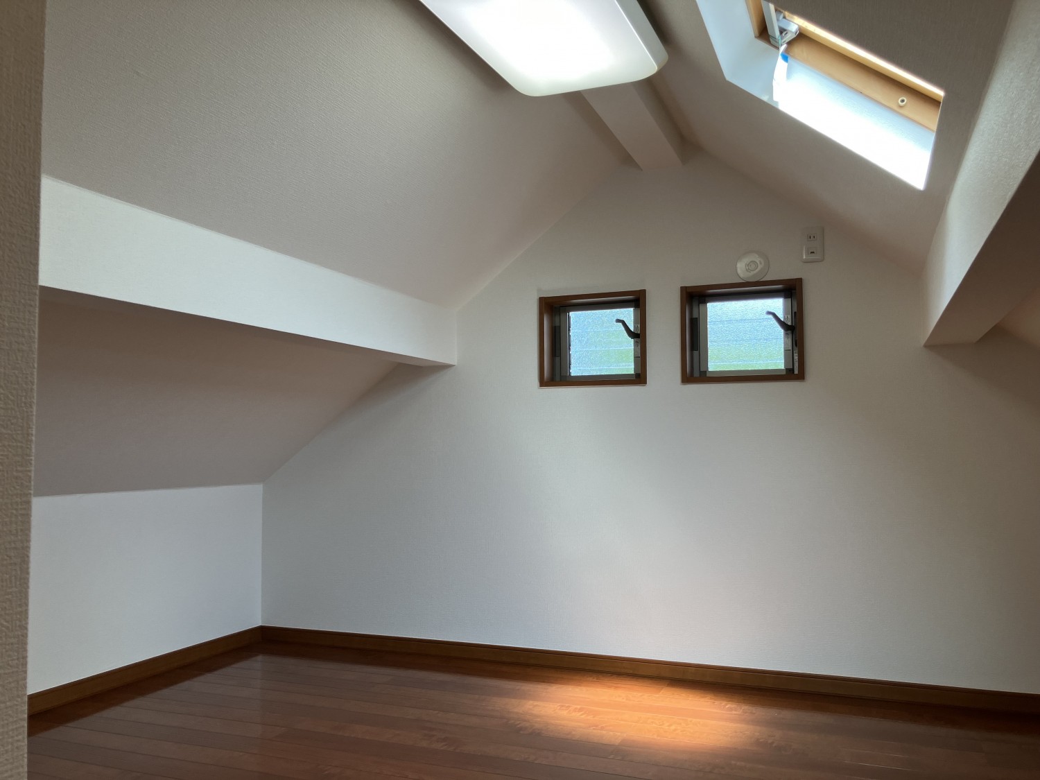 小屋根裏収納
