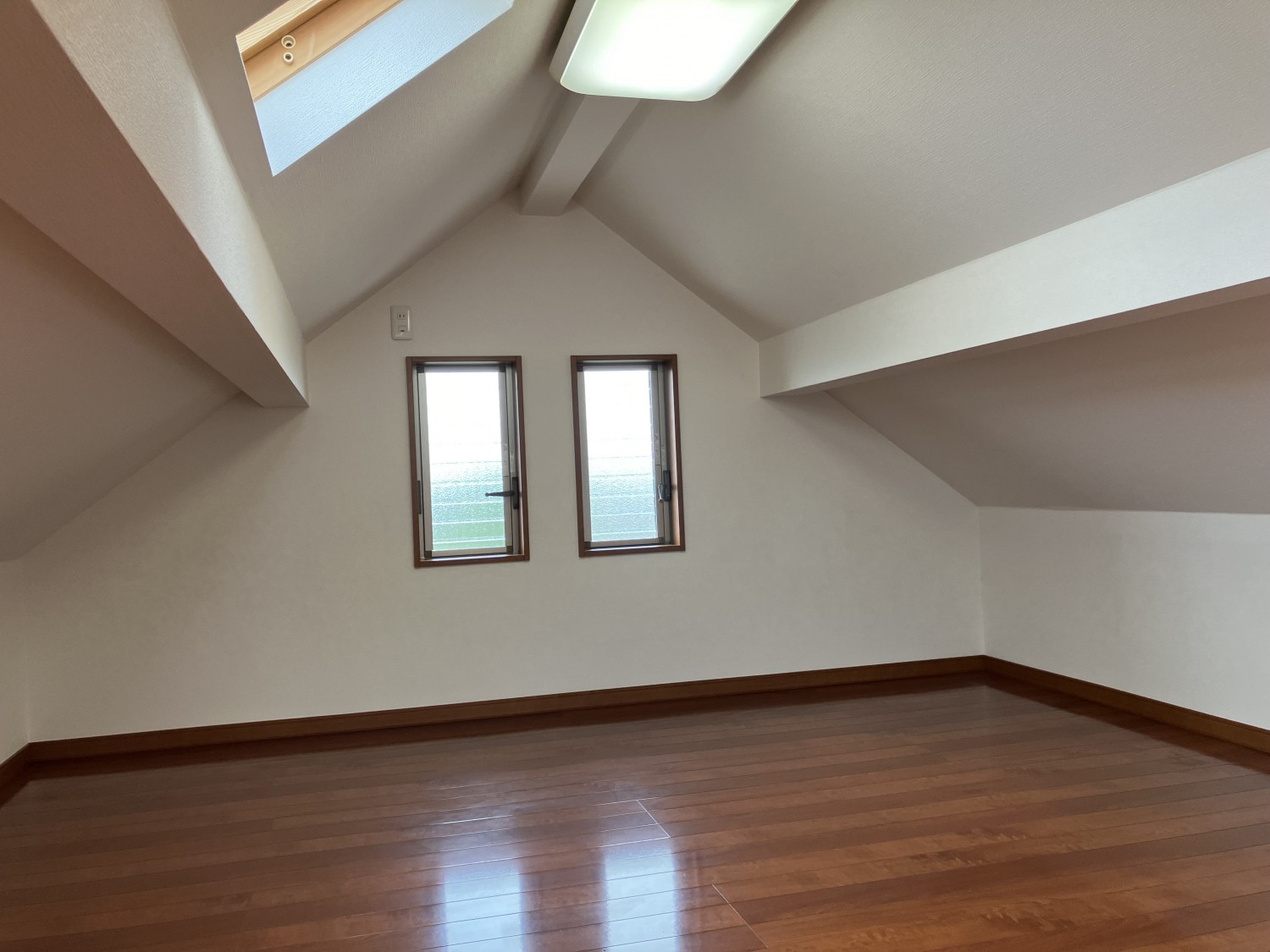 小屋根裏収納