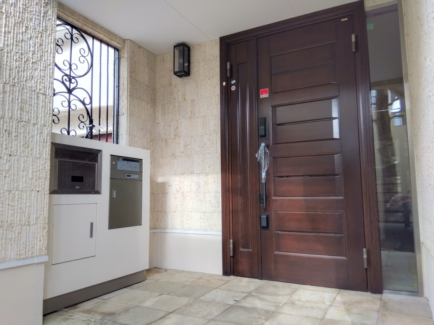 玄関アプローチ