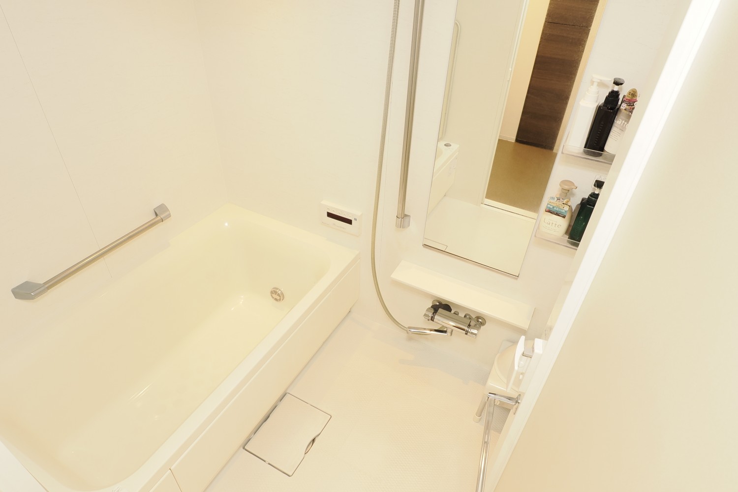 浴室サイズは広めの1418です。