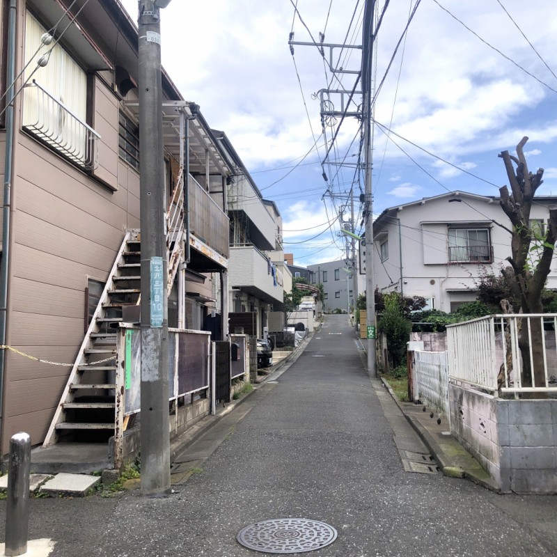 【前面道路含む現地写真】道路幅約3.2-3.6ｍ